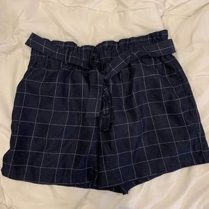 Pattern blue shorts